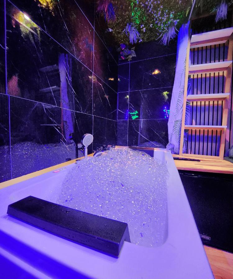 Jungle House Avec Jacuzzi A 10 Min De Disneyland -Taille Chambre- Conde-Sainte-Libiaire Extérieur photo
