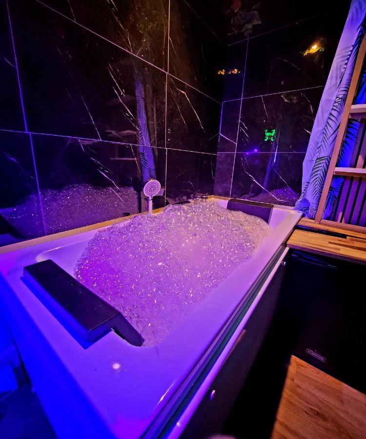 Jungle House Avec Jacuzzi A 10 Min De Disneyland -Taille Chambre- Conde-Sainte-Libiaire Extérieur photo