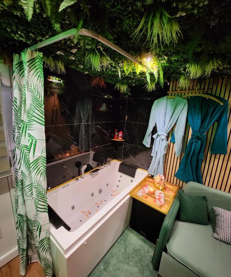 Jungle House Avec Jacuzzi A 10 Min De Disneyland -Taille Chambre- Conde-Sainte-Libiaire Extérieur photo