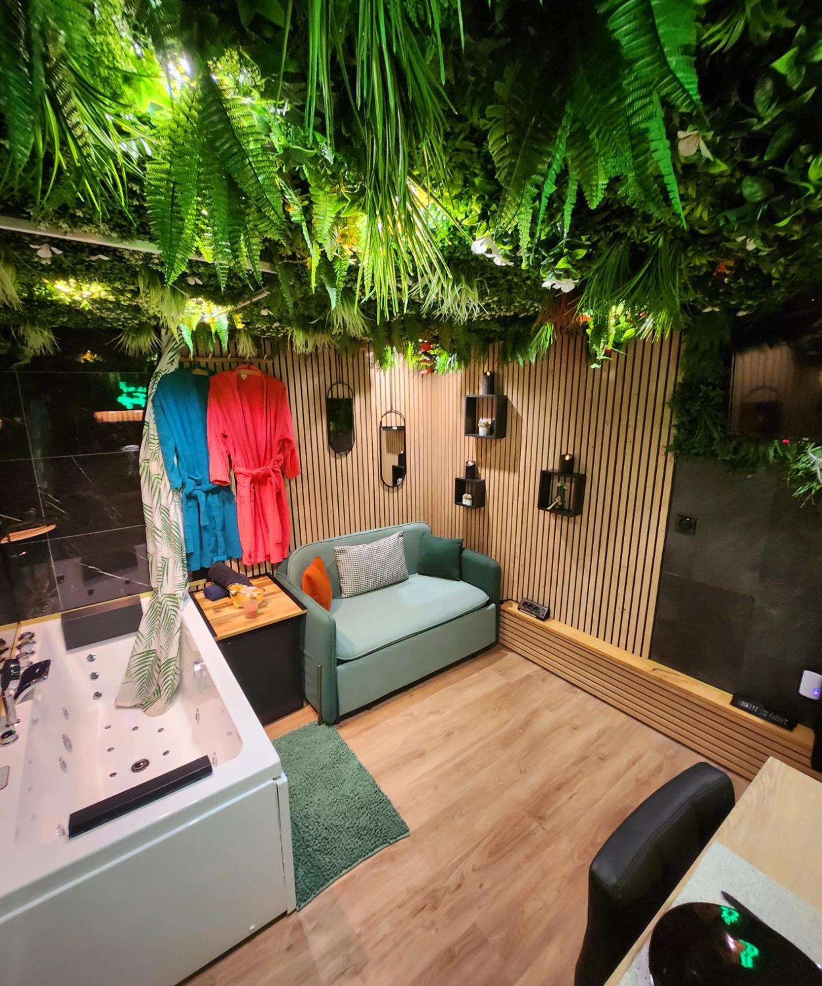 Jungle House Avec Jacuzzi A 10 Min De Disneyland -Taille Chambre- Conde-Sainte-Libiaire Extérieur photo
